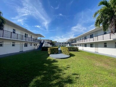 6705 SW 44th St unit 27, Miami, FL 33155 - photo 2