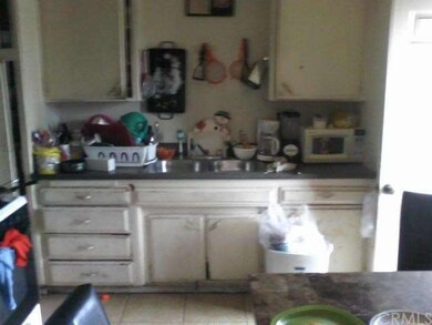 Unit 1136 kitchen