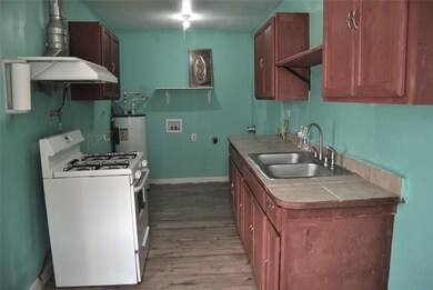 2311 Avenue D, Bay City, TX 77414 - photo 7