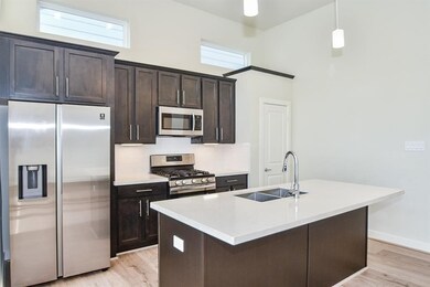 135 Knights Bridge Park Ln, Houston, TX 77018 - photo 2