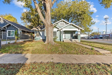 Bungalow-style house with covered porch