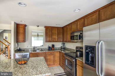 13829 Laura Ratcliff Ct, Centreville, VA 20121 - photo 5