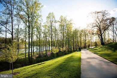 3834 Effie Fox Way unit 905B, Upper Marlboro, MD 20774 - photo 5