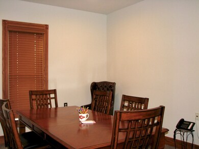 606 S Main St, Tuscola, IL 61953 - photo 3