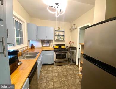 3330 Coryell Ln, Alexandria, VA 22302 - photo 3