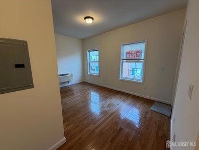 118 Bayard St unit 8, New Brunswick, NJ 08901 - photo 3