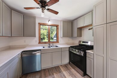 684 Fairfax Rd, Cambridge, VT 05444 - photo 4