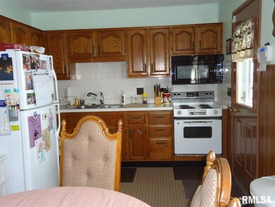 1921 W 68th St, Davenport, IA 52806 - photo 6