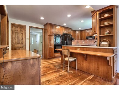 1505 Sheffield Ln, Pottstown, PA 19465 - photo 4