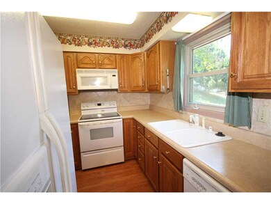 16 Nantucket Dr, Bella Vista, AR 72715 - photo 2