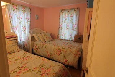 18 Locust Ln, Vineyard Haven, MA 02568 - photo 7