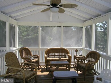 12960 Pinecrest View Ct, Herndon, VA 20171 - photo 2