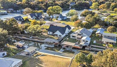 409 Sky Harbour Ct, Granbury, TX 76049 - photo 5