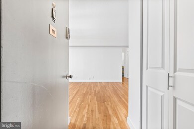 St. Paul at Chase Condominiums unit 711, Baltimore, MD 21202 - photo 2