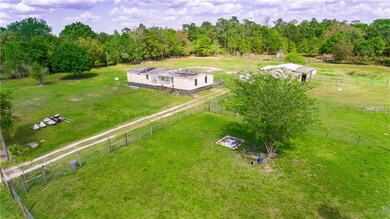 7626 Hackamore Rd, Zephyrhills, FL 33541 - photo 2