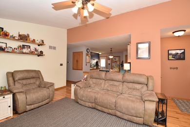 1087 Cleveland Ave, Hartford, WI 53027 - photo 6