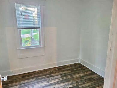 1720 W 9th St, Davenport, IA 52804 - photo 4