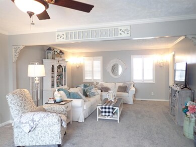 813 Maple Ct, Marion, IN 46953 - photo 3