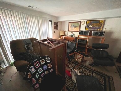 302 Windsor Dr, Framingham, MA 01701 - photo 5