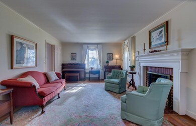 1047 Living Room