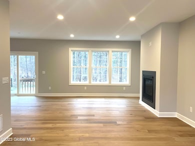 5 Jennifer Ln, Ballston Spa, NY 12020 - photo 4