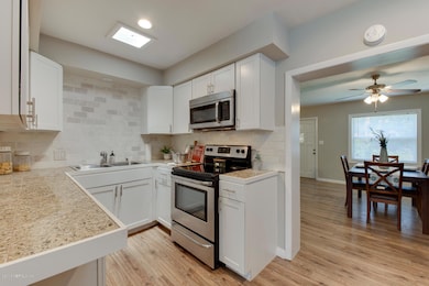 6429 Burgundy Rd S, Jacksonville, FL 32210 - photo 7