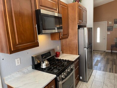 300 Las Colinas Dr, Horizon City, TX 79928 - photo 6