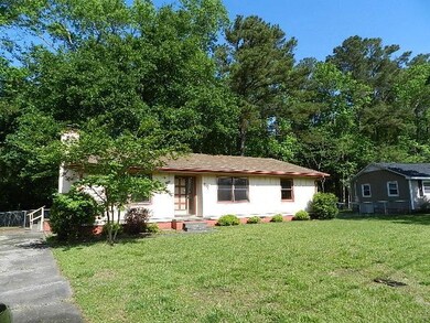 617 Dennis Rd, Jacksonville, NC 28546 - photo 3