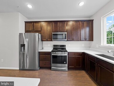 2570 Debert Cir, Hanover, MD 21076 - photo 3