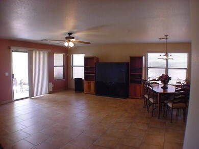 LARGE GREAT ROOM