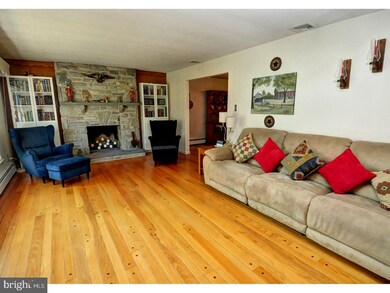 323 Ruth Rd, Harleysville, PA 19438 - photo 7