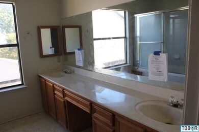 521 Margaret Lee St, Copperas Cove, TX 76522 - photo 3