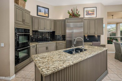 GOURMET KITCHEN_ VIEW II