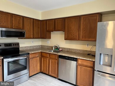 2892 Madeira Ct unit 18, Woodbridge, VA 22192 - photo 4