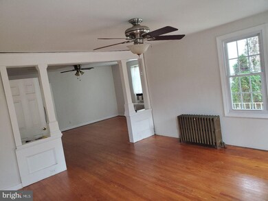 135 W Howard St, Clayton, NJ 08312 - photo 6