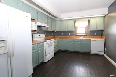 621 6th St, Camanche, IA 52730 - photo 5