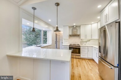 11411 Soward Dr, Kensington, MD 20895 - photo 4