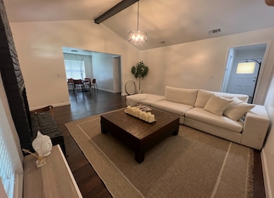 1831 Kensington Dr, Carrollton, TX 75007 - photo 4