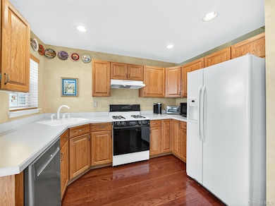 74 Crystal Hill Dr, Pomona, NY 10970 - photo 4