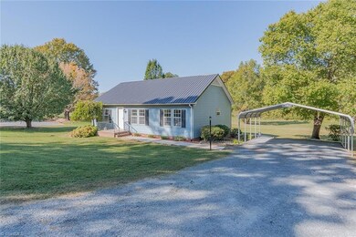 1817 Yorktown Ln, Asheboro, NC 27203 - photo 5