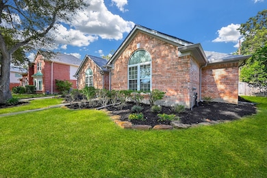 6227 Spencers Glen Way, Sugar Land, TX 77479 - photo 2
