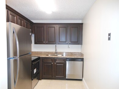 1203 Meadows Cir, Boynton Beach, FL 33436 - photo 4