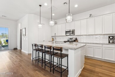 11-web-or-mls-942-e-paseo-way