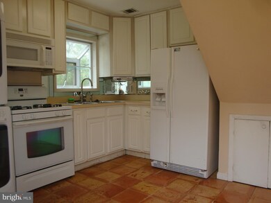 100 Martin Dr, Manassas Park, VA 20111 - photo 2