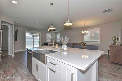 Kitchen Island2