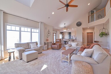 1586 Kings View Dr, Grand Forks, ND 58201 - photo 6