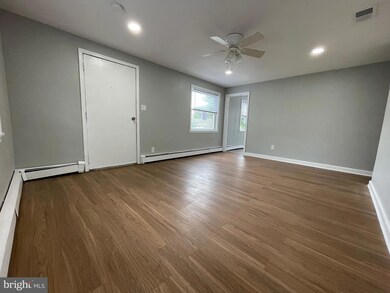 420 Howell Dr, New Castle, DE 19720 - photo 4