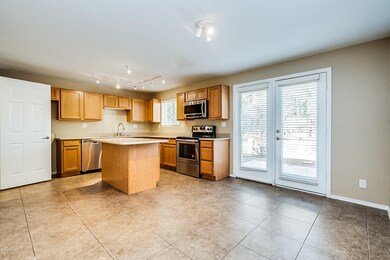 904 Desert Ave-10