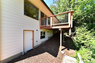 Door to 969 sf basement