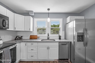 52 Bossidy Dr, Pittsfield, MA 01201 - photo 4